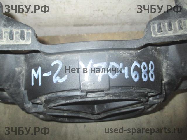 Mazda 2 [DE] Решетка радиатора
