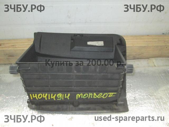 Ford Mondeo 2 Бардачок
