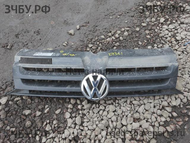 Volkswagen T5 Transporter  Решетка радиатора