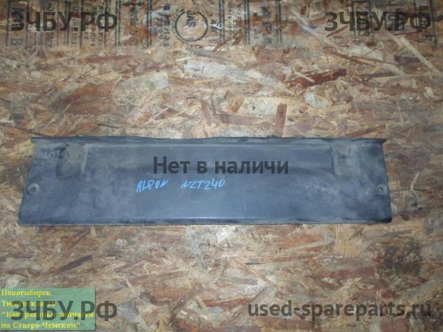 Toyota Allion 1 Накладка на крышку багажника
