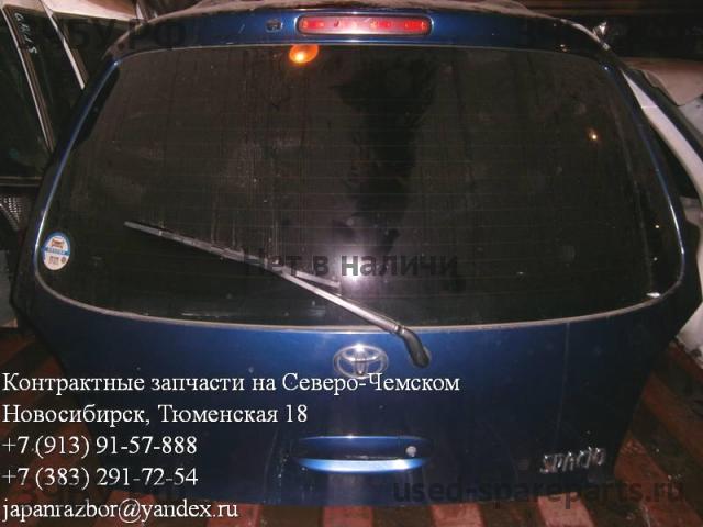 Toyota Corolla Spacio (E11) Дверь багажника со стеклом