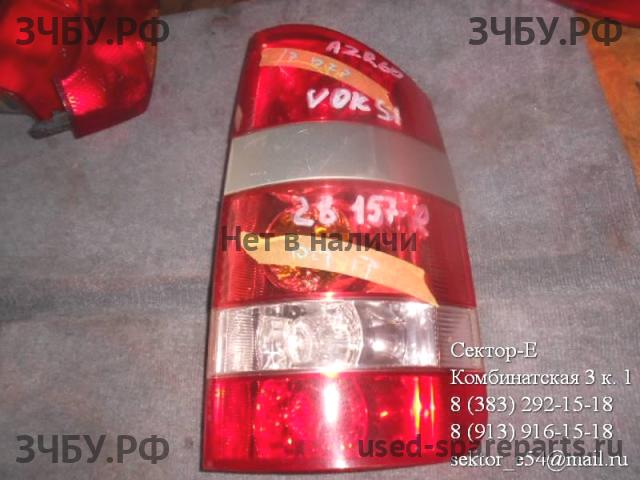 Toyota Voxy 1 Фонарь правый