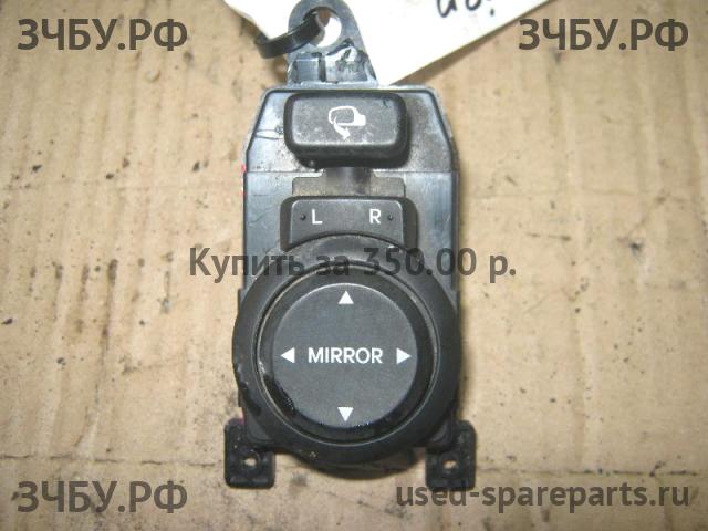 Hyundai i20 (1) Кнопка регулировки зеркала