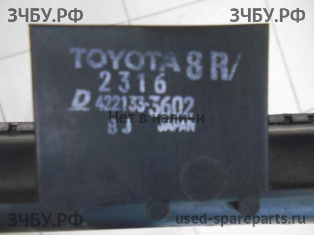 Toyota Yaris 2 Радиатор основной (охлаждение ДВС)