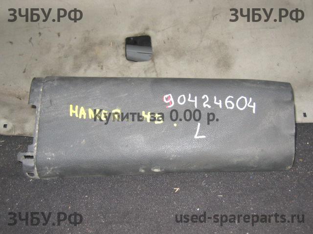 Hummer H-3 Накладка стойки средней левой