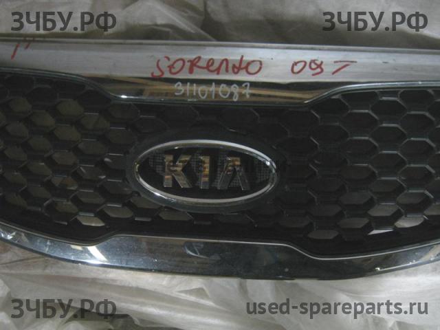 KIA Sorento 2 Решетка радиатора