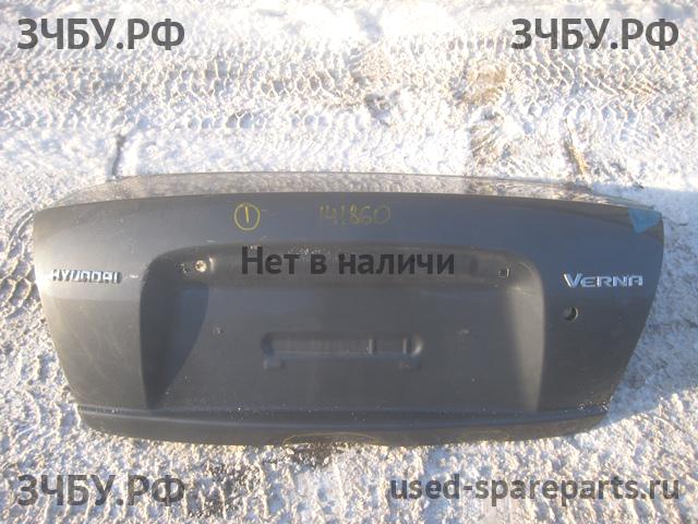 Hyundai Verna Крышка багажника