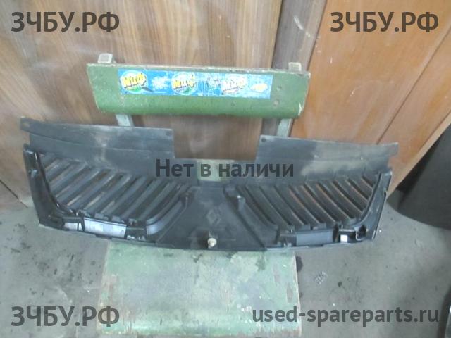 Mitsubishi Outlander 2 XL(CW) Решетка радиатора