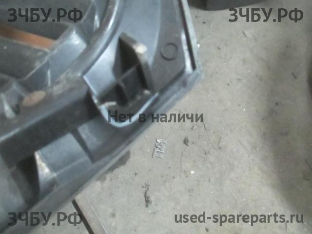 Mitsubishi Outlander 2 XL(CW) Решетка радиатора