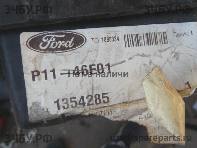 Ford Focus 2 Направляющая заднего бампера
