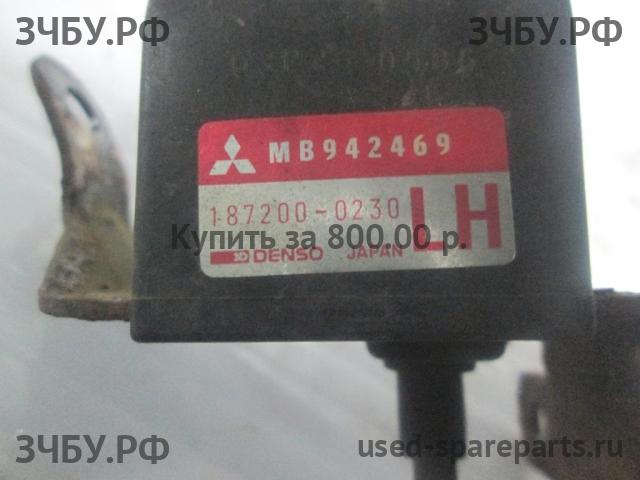 Mitsubishi Galant 7 (E5) Датчик удара AIR BAG (SRS)