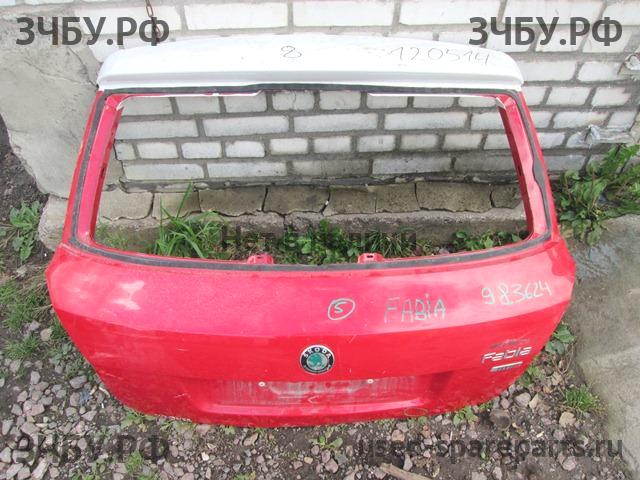 Skoda Fabia 2 Дверь багажника