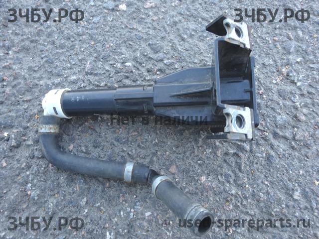 Mitsubishi Outlander 2 XL(CW) Форсунка омывателя фары левая