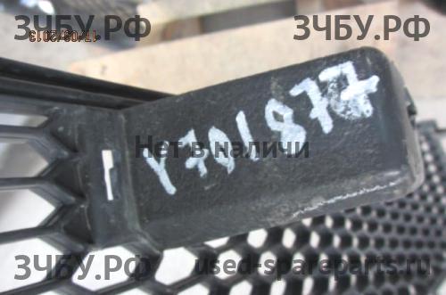 Mitsubishi Outlander 2 XL(CW) Решетка в бампер