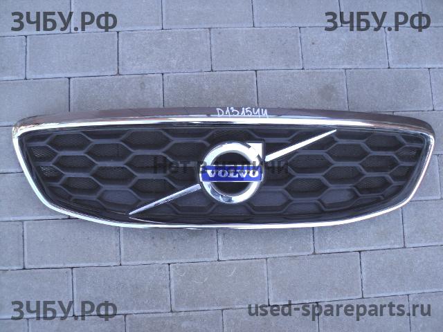 Volvo V40 / V40 Cross Country (2) Решетка радиатора