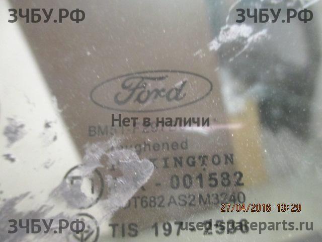 Ford Focus 3 Стекло кузовное глухое левое