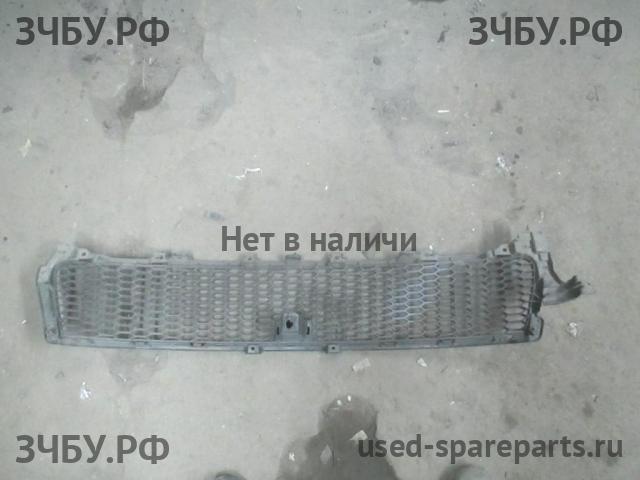 Mitsubishi Outlander 2 XL(CW) Решетка в бампер