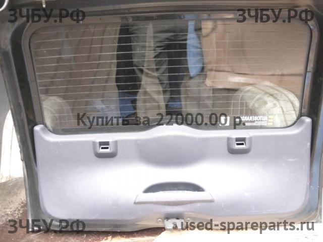Peugeot 1007 Дверь багажника со стеклом