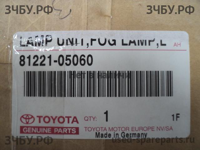 Toyota Avensis 2 ПТФ левая