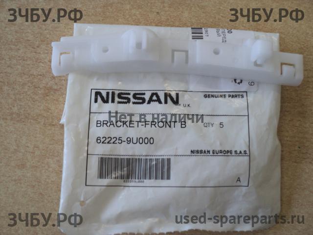 Nissan Note 1 (E11) Кронштейн бампера передний