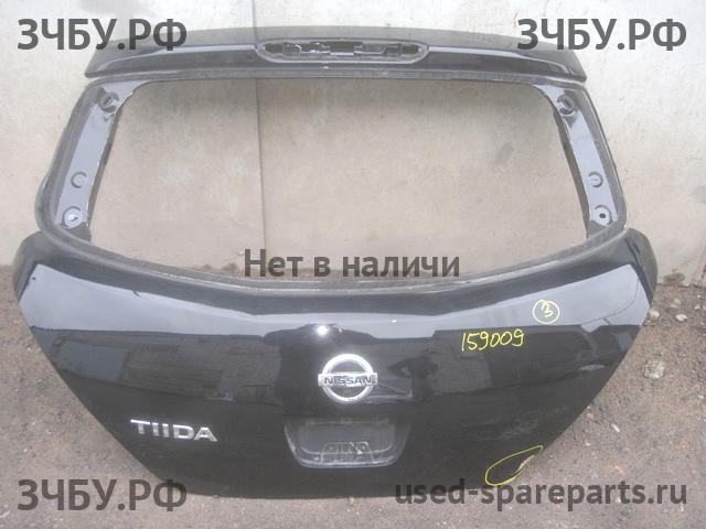 Nissan Tiida 1 Дверь багажника