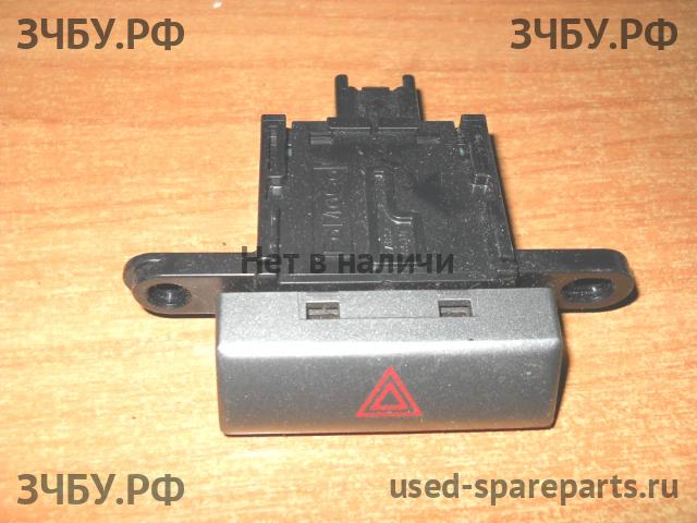 Mazda BT-50 (1) Кнопка аварийной сигнализации