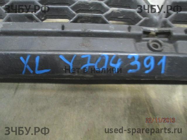 Mitsubishi Outlander 2 XL(CW) Решетка радиатора