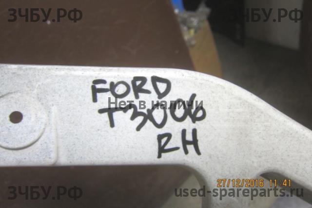 Ford Focus 2 Кронштейн бампера задний