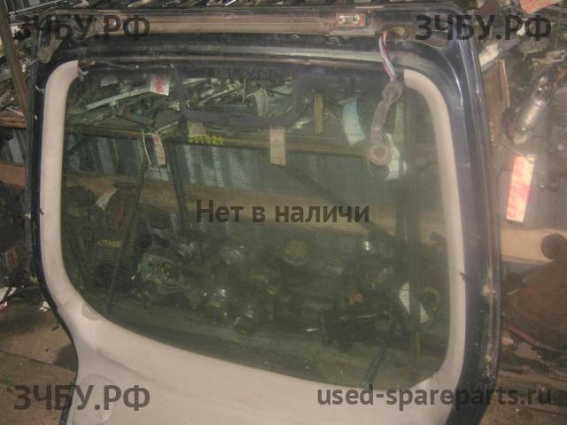 Nissan Primera P11 Дверь багажника со стеклом