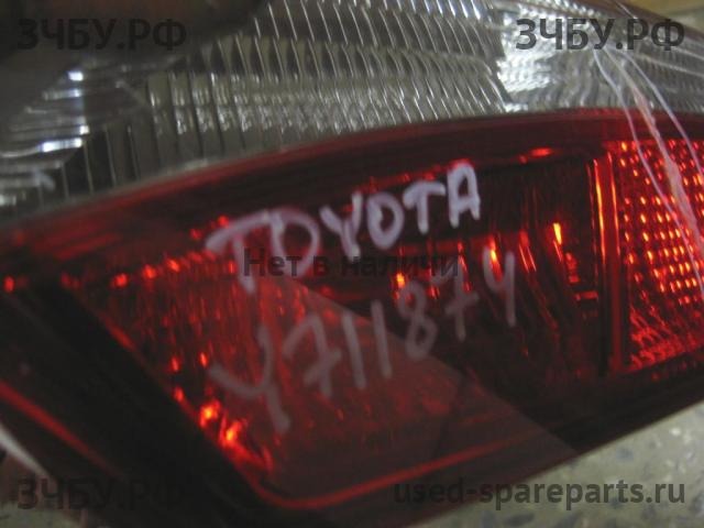 Toyota Corolla (E16 - E17) Фонарь правый