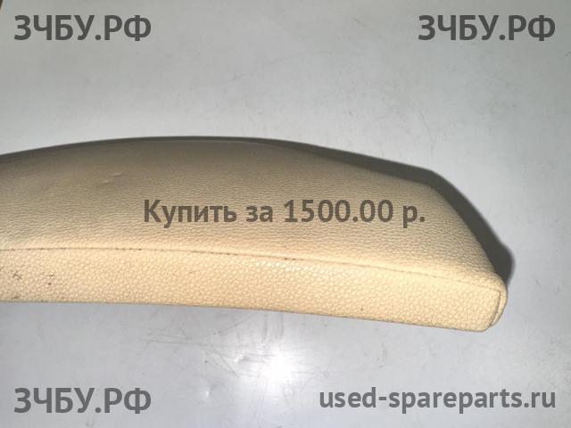 BMW 5-series E60/E61 Консоль между сиденьями (Подлокотник)