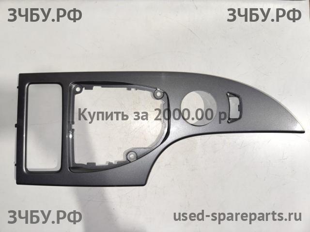 BMW 5-series E60/E61 Накладка декоративная на кулису (консоль)