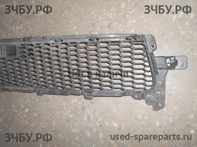 Mitsubishi Outlander 2 XL(CW) Решетка в бампер