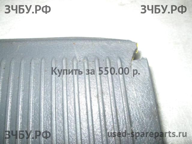 KIA Sorento 1 Обшивка багажника задней панели
