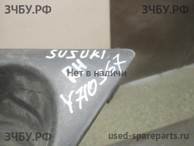 Suzuki SX4 (1) Рамка противотуманной фары правой