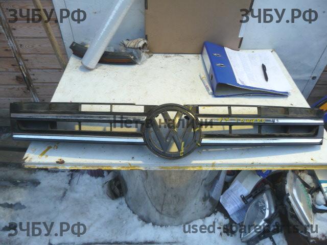 Volkswagen Touareg 2 Решетка радиатора