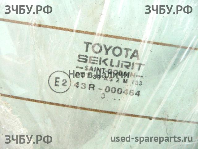 Toyota Avensis 2 Стекло заднее