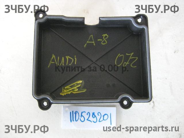 Audi A8 (2) [D3,4E] Пластик салона