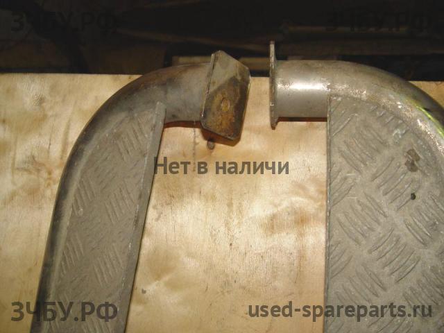 Toyota RAV 4 (1) Подножка