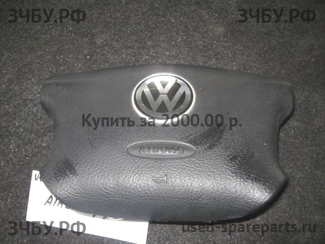 Volkswagen Jetta 4/Bora [1J2] Подушка безопасности водителя (в руле)
