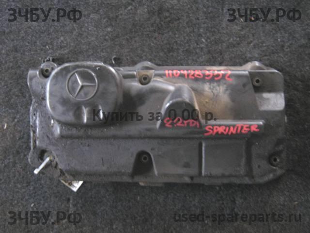 Mercedes Sprinter Кожух двигателя (накладка, крышка на двигатель)