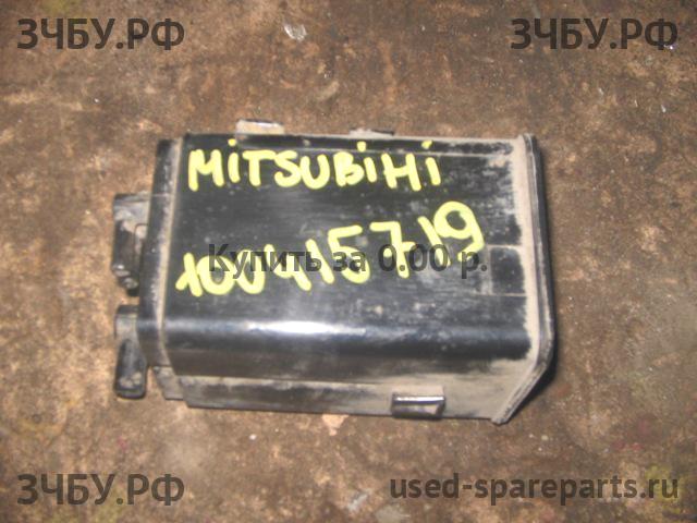 Mitsubishi Определить Абсорбер (фильтр угольный)