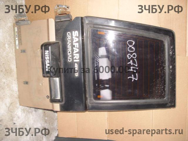 Nissan Patrol (Y60) Дверь багажника