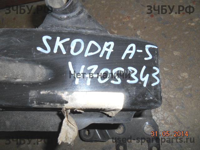 Skoda Octavia 2 (А5) Усилитель бампера передний