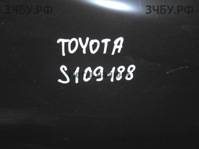 Toyota Corolla (E14 - E15) Крыло заднее правое