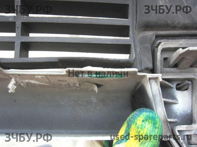 Peugeot 206 Решетка радиатора
