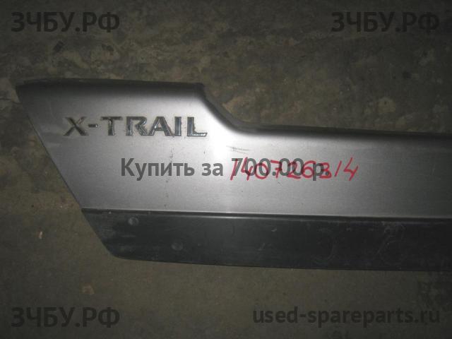 Nissan X-Trail 2 (T31) Накладка на дверь багажника