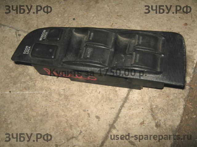 Toyota Carina.E (T190) Кнопка стеклоподъемника передняя левая (блок)