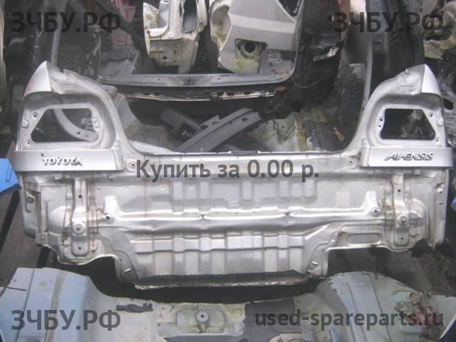 Toyota Avensis 1 Панель задняя