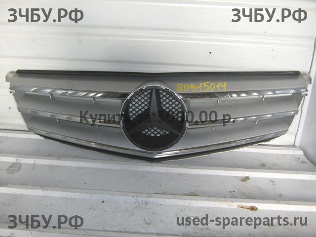Mercedes W204 C-klasse Решетка радиатора